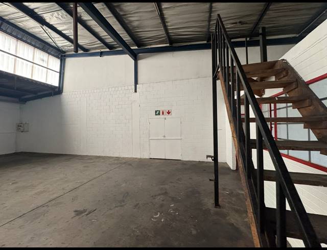 200M² WAREHOUSE TO LET IN EASTLEIGH